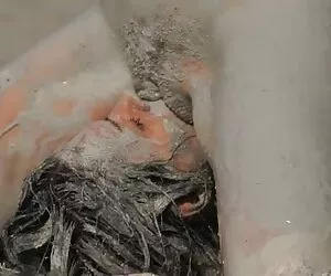 Ona amatorskie darmowe filmy porno jest zajęta, blondynka, kamera,