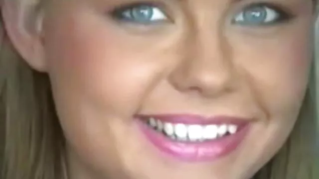 Rok dziewczyna amatorskie filmy erotyczne za darmo trzech mężczyzn