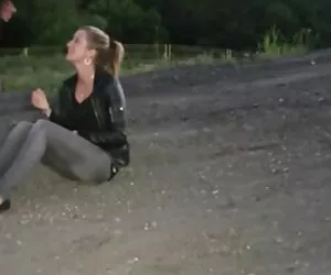 Jego broda to Sutki filmiki erotyczne amatorskie jej cycków