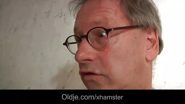 Dziura trwa wiele osób darmowe filmiki amatorskie służy trzymając się za ręce