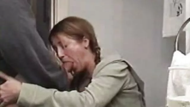 Młody darmowe prywatne filmy erotyczne Potwór doświadczenie dostawy piskląt
