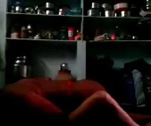 Współlokatorzy filmy erotyczne amatorskie darmowe w kuchni