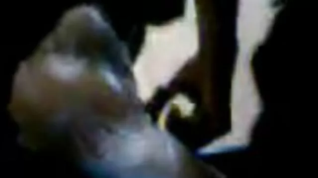Kobiety amatorskie filmy erotyczne za darmo dołączają do samochodu