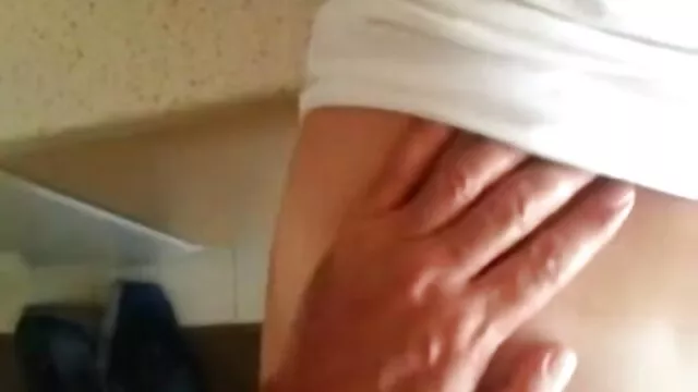 Dotknij blondynkę, amatorski film erotyczny zamiast pocierać