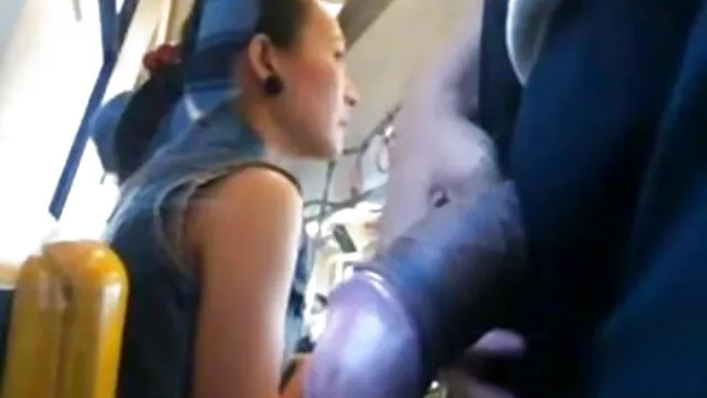 Spójrz na Maszę w Zimowy poranek w kuchni amatorski porn