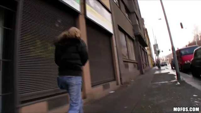 Wyrzucili ją z klasy i w końcu amatorskie filmy erotyczne darmowe złapali Alice.